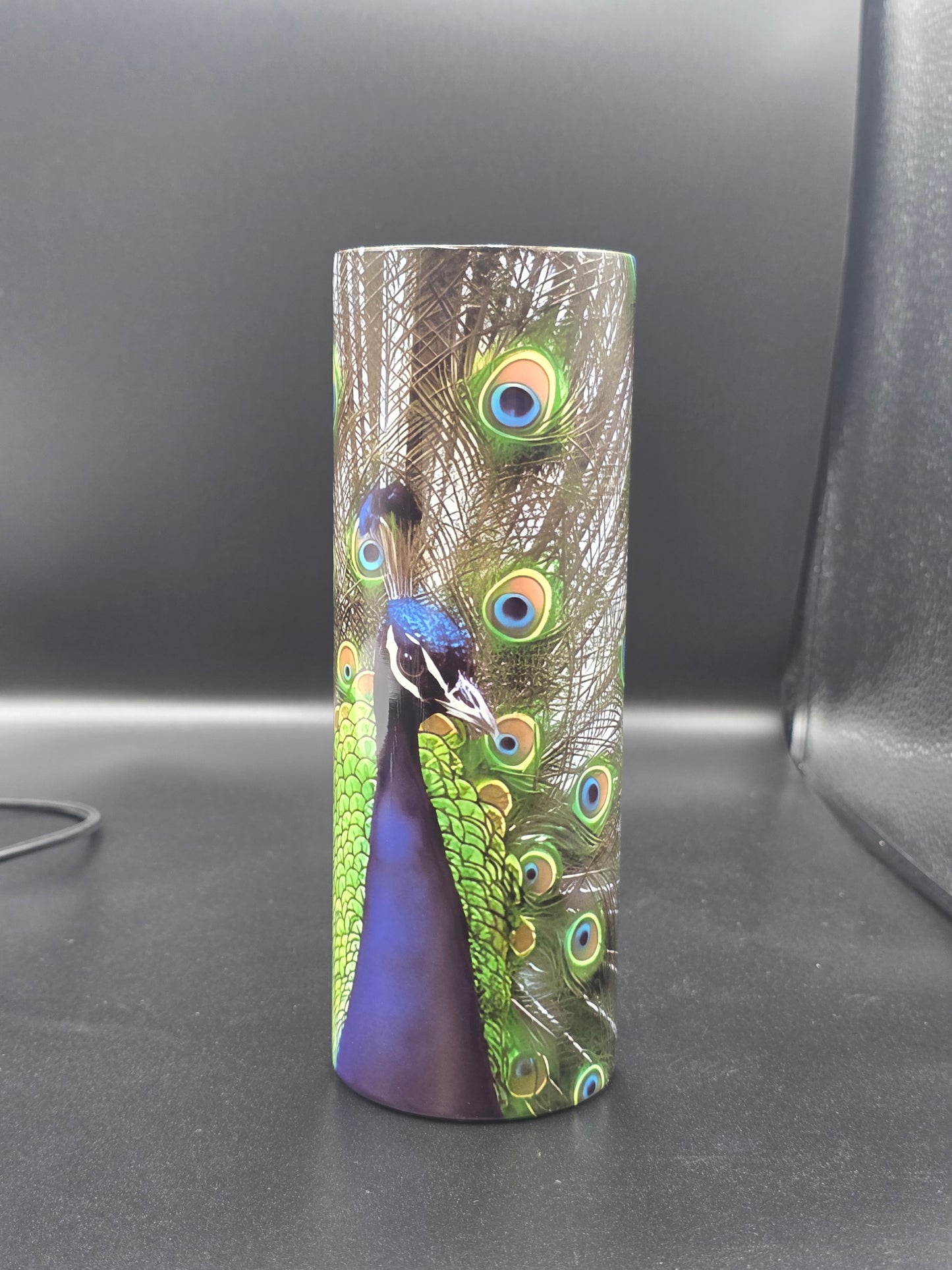 Elegant Peacock Tumbler – Vibrant & Eye-Catching Design