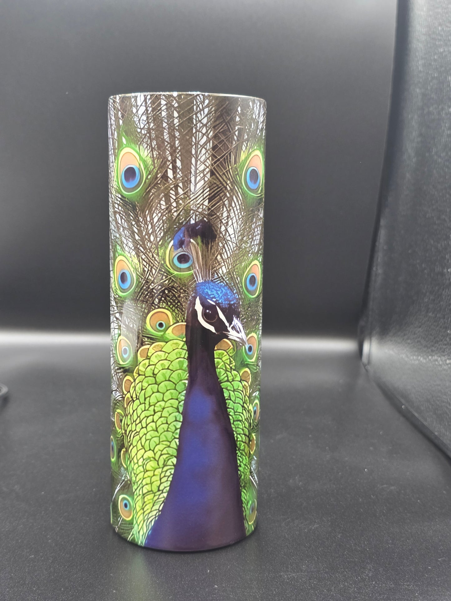 Elegant Peacock Tumbler – Vibrant & Eye-Catching Design