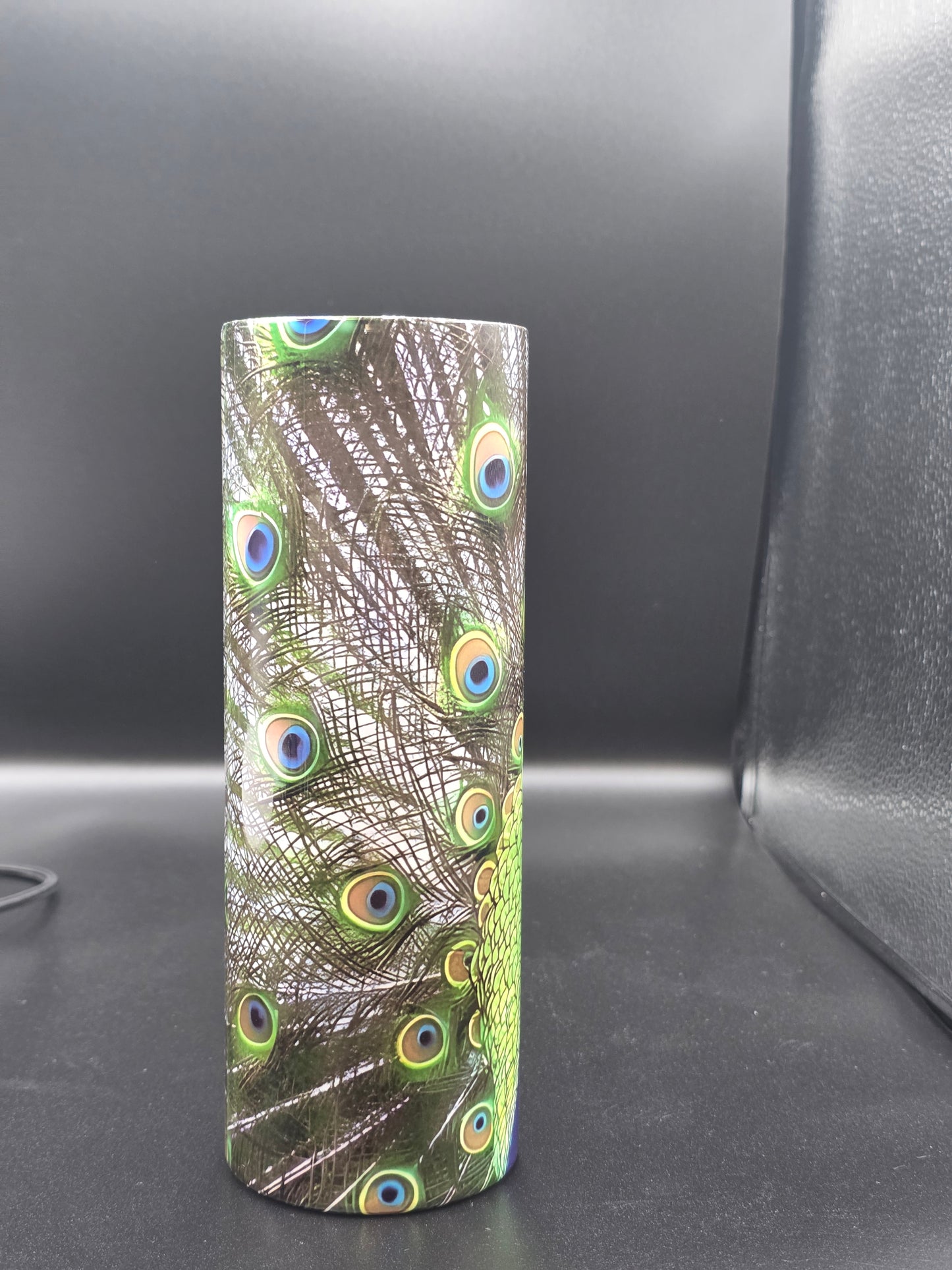 Elegant Peacock Tumbler – Vibrant & Eye-Catching Design